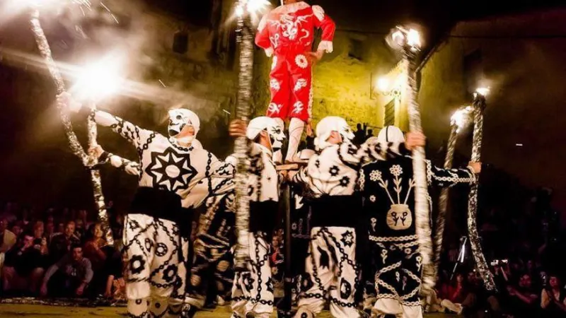 El Dance de San Juan en Huesca